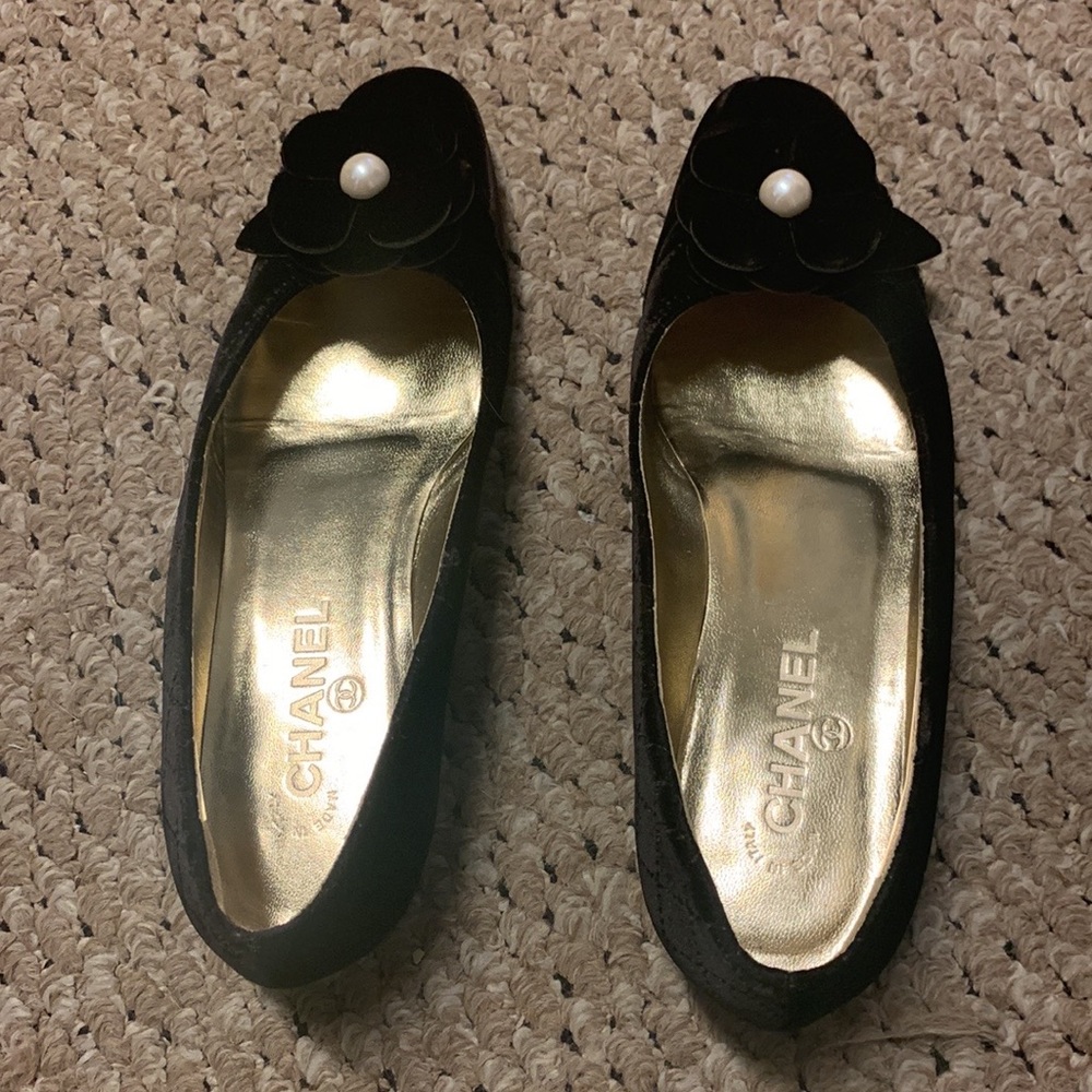 Chanel velvet quilted flats
